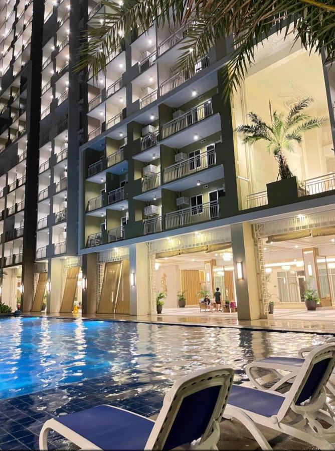 The Celandine By Dmci Homes Caloocan Экстерьер фото