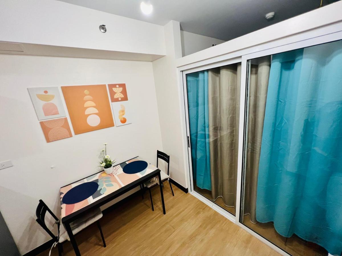 The Celandine By Dmci Homes Caloocan Экстерьер фото